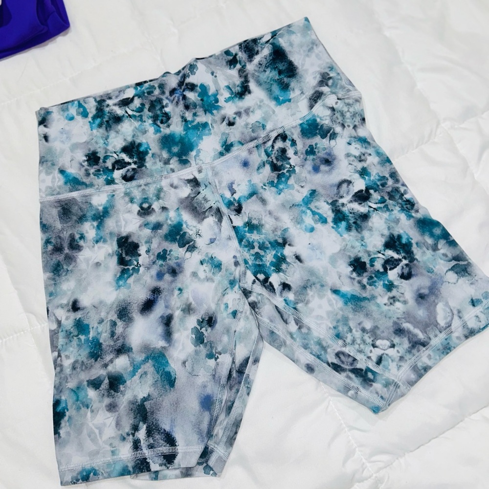 Lululemon biker shorts